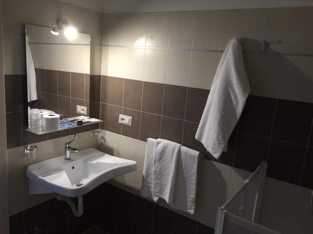 Hotel Montecarlo Milano Værelse billede