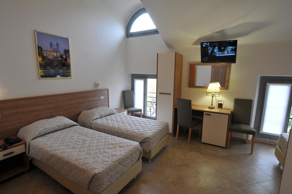 Hotel Montecarlo Milano Værelse billede